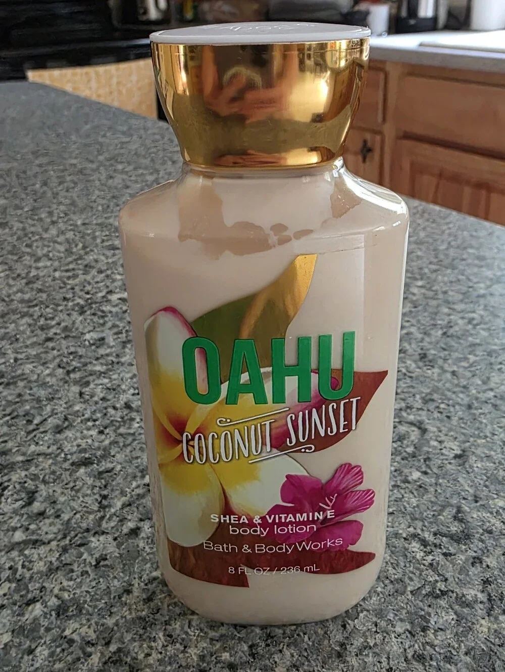 OAHU Coconut Sunset Shea & Vitamin E Body Lotion Bath & Body Lotion Retired - Picture 1 of 3
